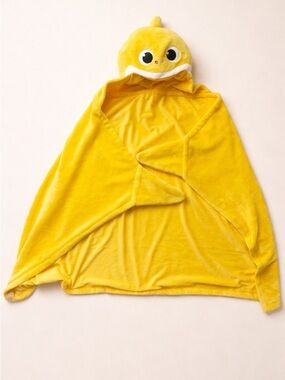 Baby Shark Yellow Hooded Blanket Cape Kids Plush Wrap NWT